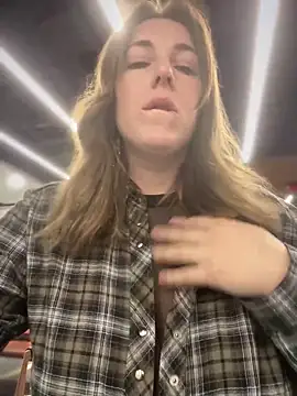 Snapshot of MommmyYummy chatting on February 2025 10:48:02 AM MommmyYummy online show from February 2025 10:48:02 AM