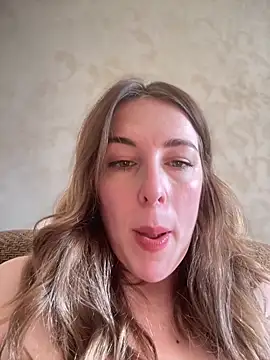 Snapshot of MommmyYummy chatting on March 2025 10:59:02 AM MommmyYummy online show from March 2025 10:59:02 AM