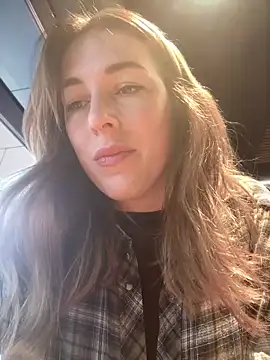 Snapshot of MommmyYummy chatting on March 2025 12:22:02 PM MommmyYummy online show from March 2025 12:22:02 PM