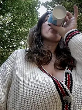 Snapshot of MommmyYummy chatting on September 2025 02:06:01 PM MommmyYummy online show from September 2025 02:06:01 PM