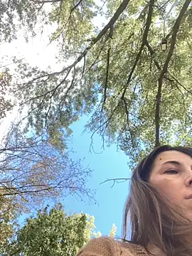 Snapshot of MommmyYummy chatting on September 2025 01:22:01 PM MommmyYummy online show from September 2025 01:22:01 PM