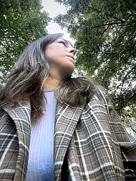 Snapshot of MommmyYummy chatting on September 2025 01:16:02 PM MommmyYummy online show from September 2025 01:16:02 PM