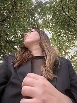 Snapshot of MommmyYummy chatting on September 2025 01:38:01 PM MommmyYummy online show from September 2025 01:38:01 PM