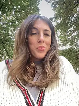 Snapshot of MommmyYummy chatting on September 2025 12:21:01 PM MommmyYummy online show from September 2025 12:21:01 PM