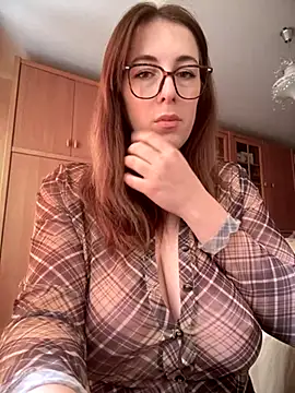 Snapshot of MommmyYummy chatting on October 2025 10:14:02 AM MommmyYummy online show from October 2025 10:14:02 AM