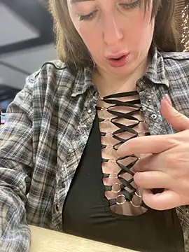 Snapshot of MommmyYummy chatting on October 2025 11:14:02 AM MommmyYummy online show from October 2025 11:14:02 AM