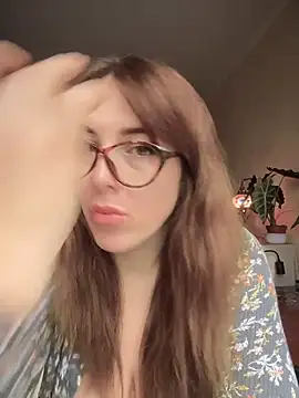 Snapshot of MommmyYummy chatting on November 2025 10:39:02 AM MommmyYummy online show from November 2025 10:39:02 AM