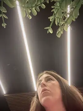 Snapshot of MommmyYummy chatting on February 2026 10:03:02 AM MommmyYummy online show from February 2026 10:03:02 AM