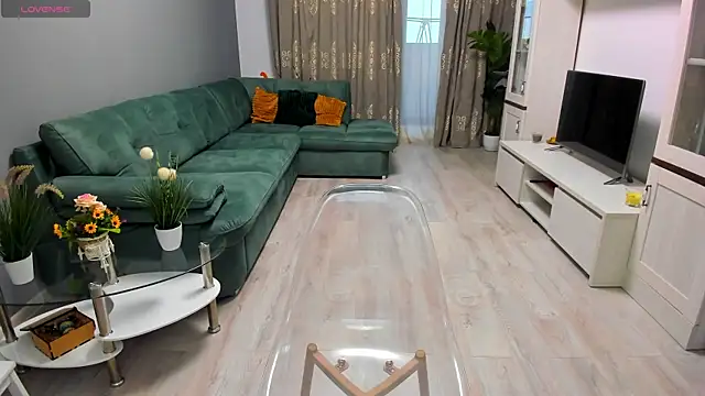 EveEvian online show from November 2025 11:57:02 AM