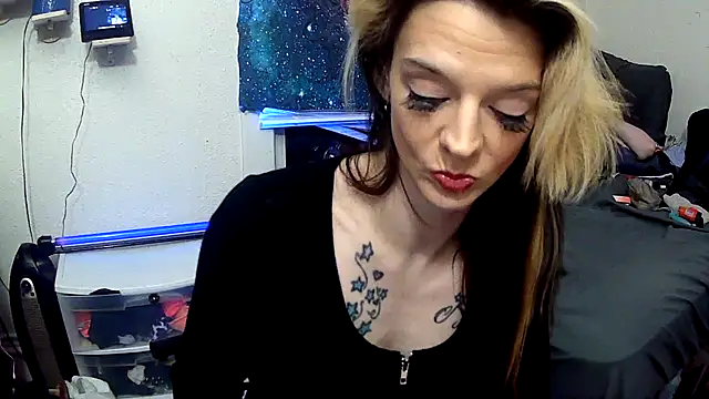 Snapshot of dangereyez0010 chatting on March 2026 08:42:01 AM dangereyez0010 online show from March 2026 08:42:01 AM