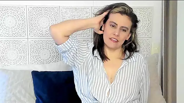 Snapshot of V_monse chatting on January 2025 10:59:01 PM V monse online show from January 2025 10:59:01 PM