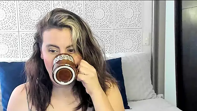 Snapshot of V_monse chatting on January 2025 07:03:01 PM V monse online show from January 2025 07:03:01 PM