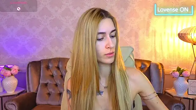 Sexy Lava online show from November 2025 07:07:01 AM