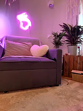 Snapshot of Mia_Railey chatting on September 2025 04:28:02 PM Mia Railey online show from September 2025 04:28:02 PM