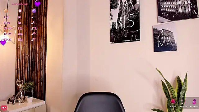 Snapshot of Aria_Reid chatting on October 2025 12:22:02 PM Aria Reid online show from October 2025 12:22:02 PM