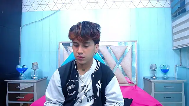 alex 477 online show from September 2025 11:44:02 AM