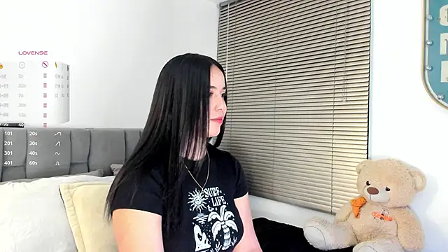 Gigi-bom online show from October 2025 12:22:02 AM