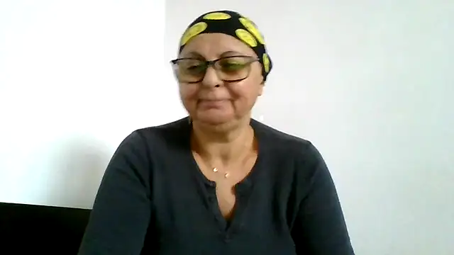 roseblak42 online show from November 2025 12:45:02 PM