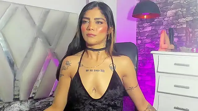 Snapshot of Trinna_harperr chatting on January 2025 09:05:01 AM Trinna harperr online show from January 2025 09:05:01 AM