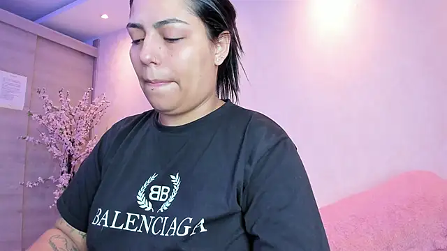 kiana cream online show from October 2025 11:42:01 AM