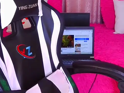 Pretty-shally online show from September 2025 09:30:01 PM