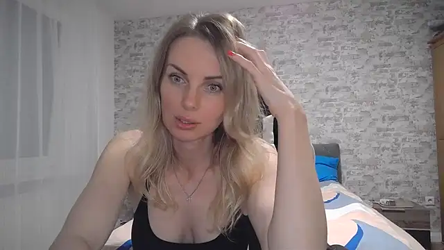 AlissonBia online show from September 2025 09:05:01 PM