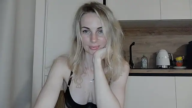 Snapshot of AlissonBia chatting on July 2026 08:12:02 PM AlissonBia online show from July 2026 08:12:02 PM