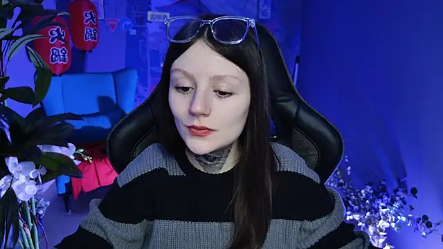 VeliraBraitberg online show from February 2025 11:07:02 AM