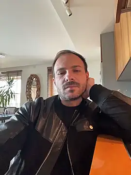 Adventurehotman online show from November 2025 12:06:02 PM