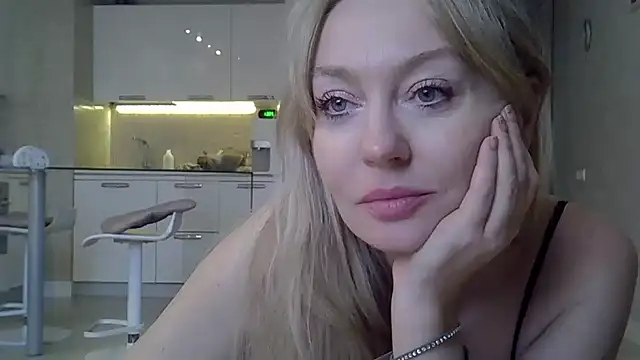 ZarinaSwift online show from January 2025 04:36:02 AM