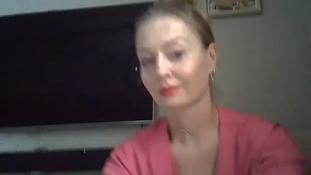Snapshot of ZarinaSwift chatting on July 2026 10:11:01 AM ZarinaSwift online show from July 2026 10:11:01 AM