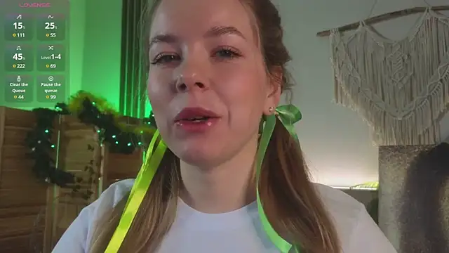 Snapshot of milly_shy chatting on December 2024 07:15:02 AM milly shy online show from December 2024 07:15:02 AM