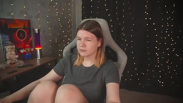 cuteamberlyyy online show from October 2025 03:07:02 AM