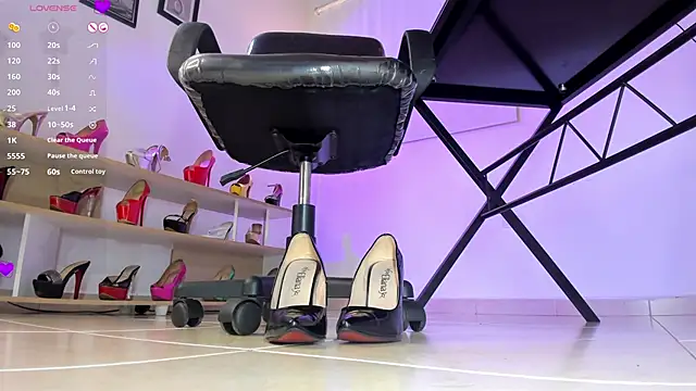 Snapshot of violettastrada chatting on February 2025 11:13:02 PM violettastrada online show from February 2025 11:13:02 PM