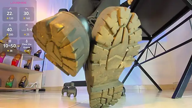 Snapshot of violettastrada chatting on February 2025 08:47:01 PM violettastrada online show from February 2025 08:47:01 PM