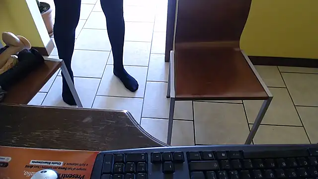 Snapshot of 69porcellone69 chatting on October 2025 06:53:02 AM 69porcellone69 online show from October 2025 06:53:02 AM