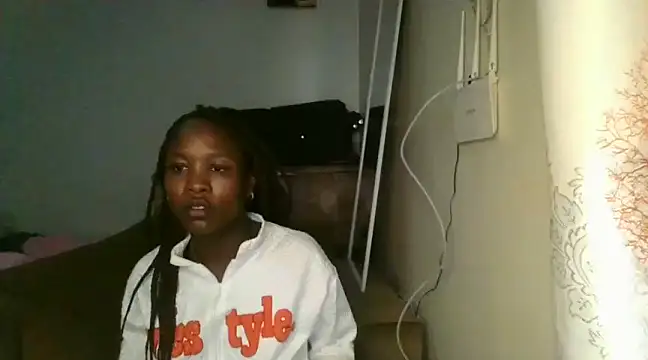 Snapshot of Sonnia_ chatting on December 2024 07:05:01 AM Sonnia online show from December 2024 07:05:01 AM