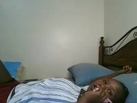 Snapshot of Sonnia_ chatting on February 2025 01:50:02 PM Sonnia online show from February 2025 01:50:02 PM