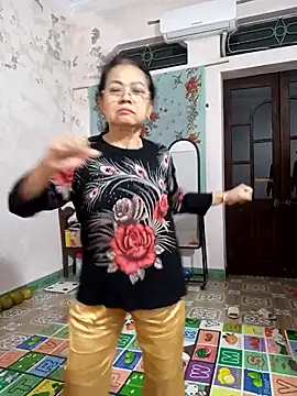 Hotestlove online show from November 2025 02:39:02 PM