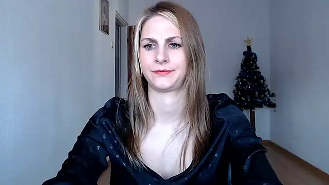 Snapshot of DagmarieFlirt chatting on December 2024 10:21:01 AM DagmarieFlirt online show from December 2024 10:21:01 AM