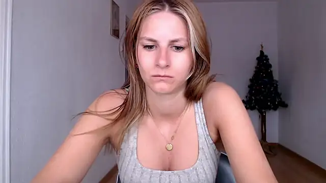 Snapshot of DagmarieFlirt chatting on January 2025 07:19:02 AM DagmarieFlirt online show from January 2025 07:19:02 AM