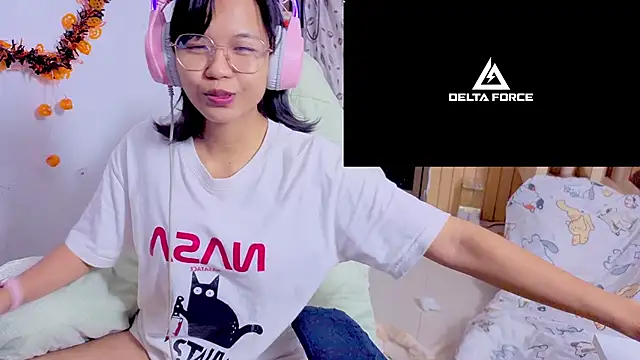 Kana G online show from October 2025 05:48:02 PM