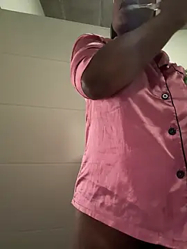 Snapshot of slimcateee chatting on November 2025 09:04:02 AM slimcateee online show from November 2025 09:04:02 AM