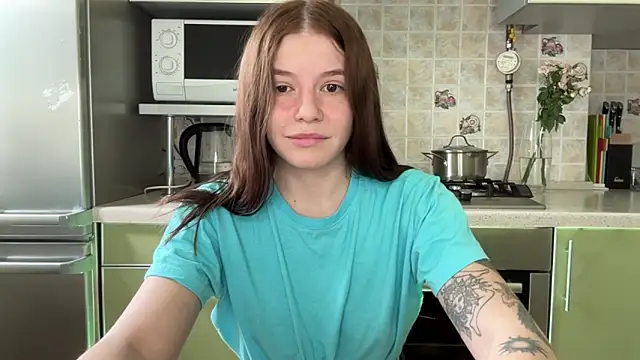 Snapshot of mia___mi chatting on March 2025 10:35:02 AM mia   mi online show from March 2025 10:35:02 AM