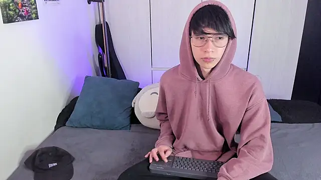 Aventure Twinks online show from December 2024 08:58:02 PM