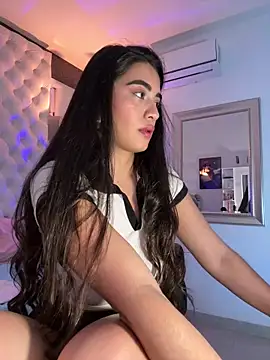 Snapshot of ZarahEvans chatting on December 2024 10:47:02 PM ZarahEvans online show from December 2024 10:47:02 PM