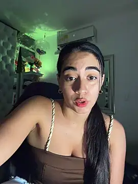 Snapshot of ZarahEvans chatting on May 2026 06:34:02 PM ZarahEvans online show from May 2026 06:34:02 PM