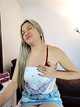 Snapshot of valeriahunter1 chatting on December 2024 10:32:02 PM valeriahunter1 online show from December 2024 10:32:02 PM