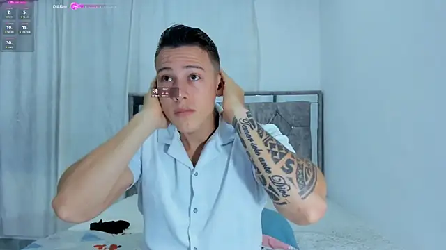 Snapshot of Muscle_King_Cum chatting on January 2025 01:22:01 PM Muscle King Cum online show from January 2025 01:22:01 PM