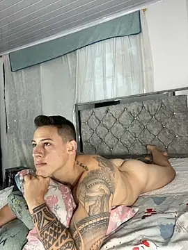 Snapshot of Muscle_King_Cum chatting on January 2025 03:51:02 PM Muscle King Cum online show from January 2025 03:51:02 PM